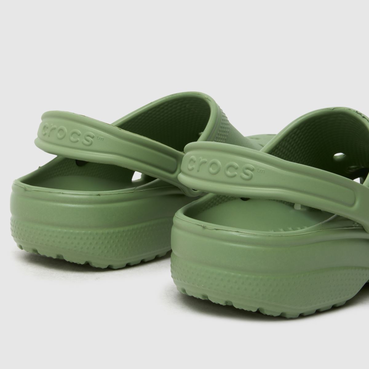 Crocs Classic klumpa szandál zöld színben