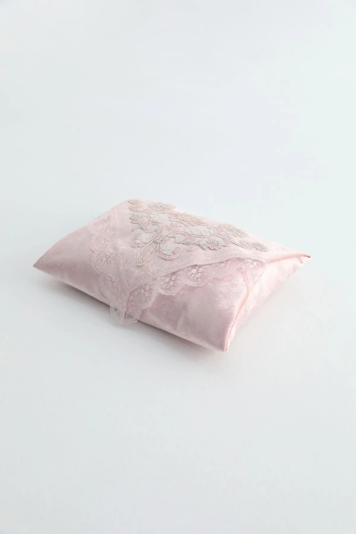FAVORA  Karel French Guipure Dowry Velvet Bundle – Pulver