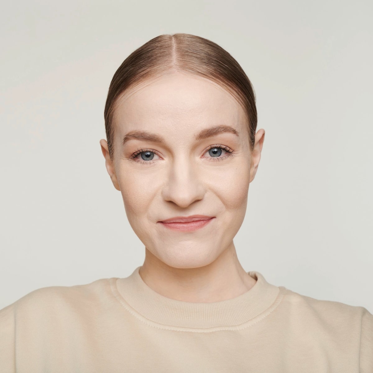 Foundation Liquid HD Coverage Waterproof 002 Porcelain Beige, 30 ml