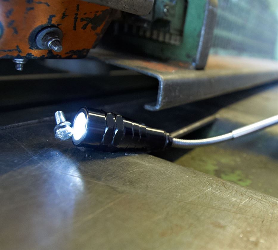 LED-Teleskoplampe mit Magnet