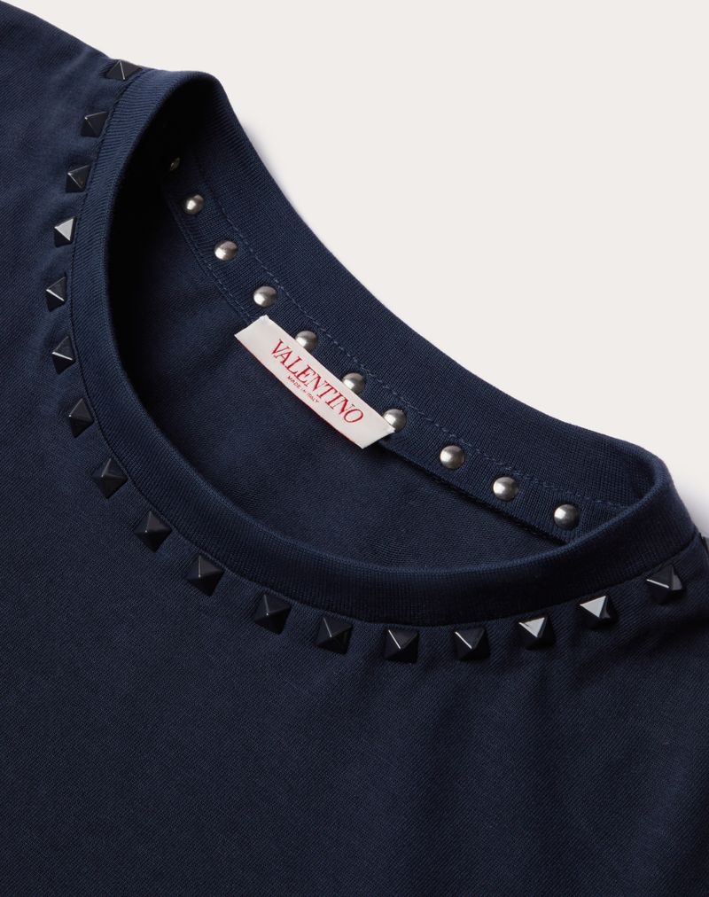 Sort T-shirt med rund hals og nitter fra Untitled i bomuld