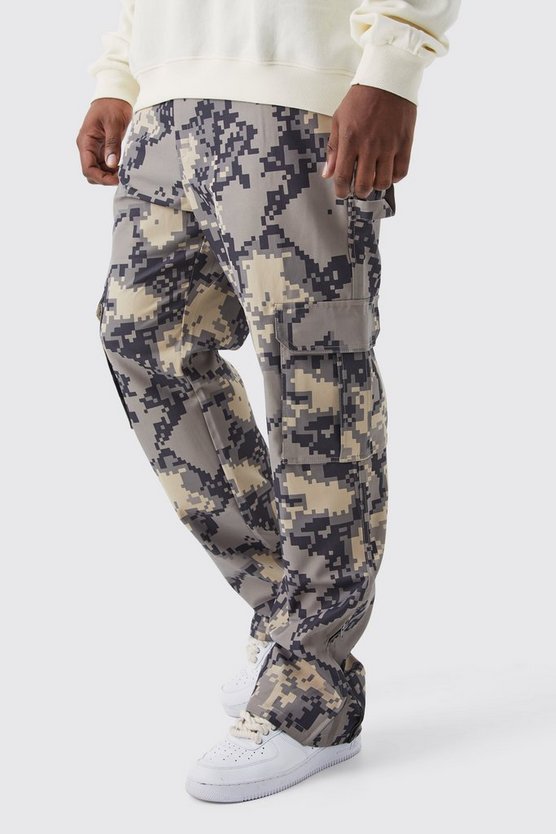 Plus Slim-Fit Camouflage Schlaghose