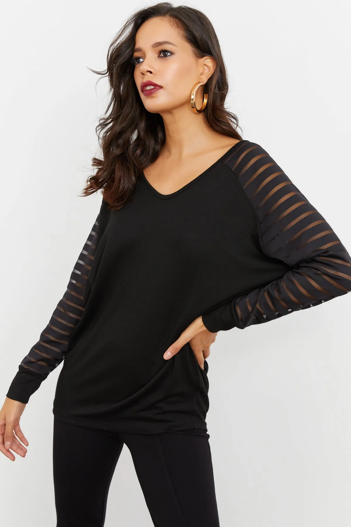 Cool & Sexy  Schwarze Damenbluse mit V-Ausschnitt ST3074