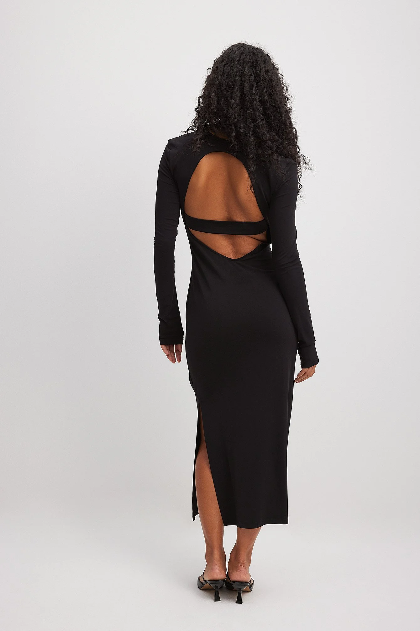 Midikleid mit offenem Rücken