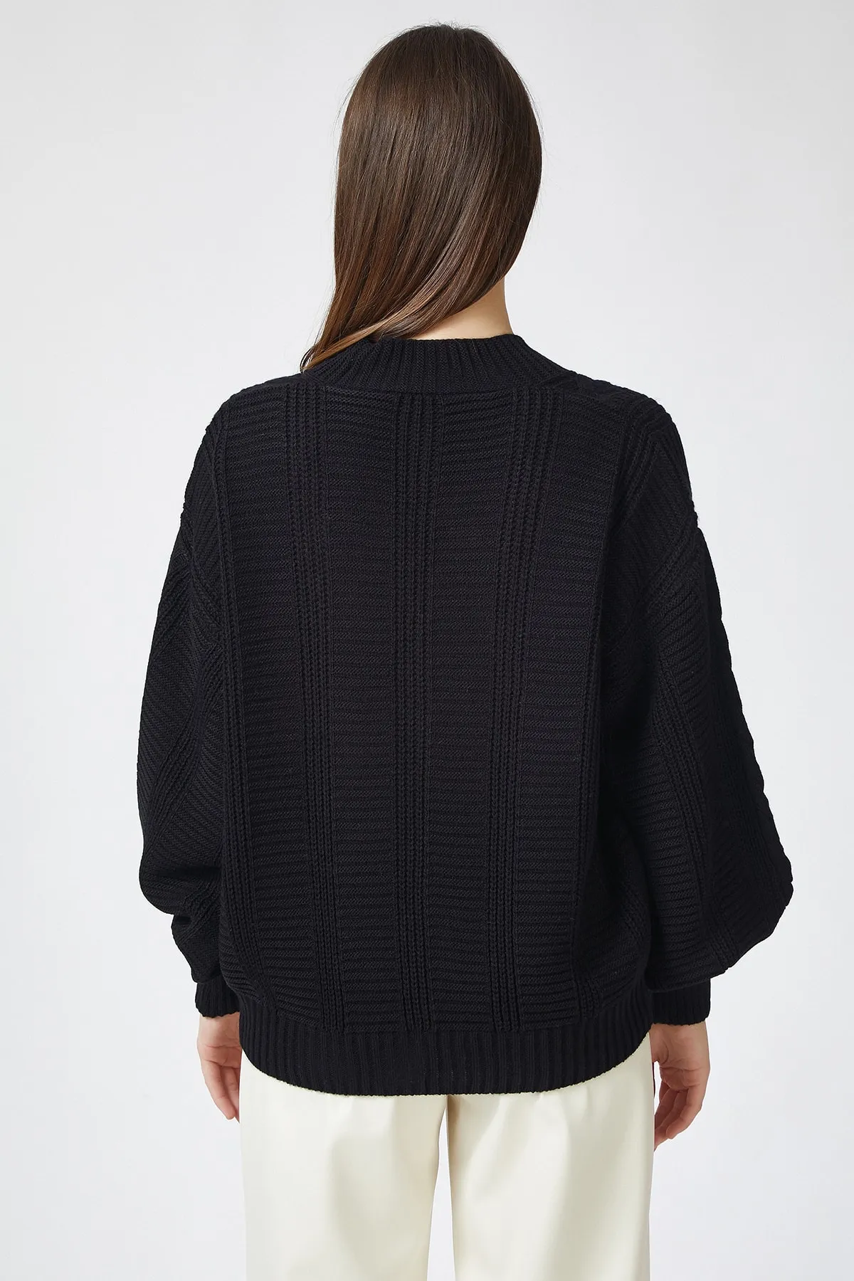 Happiness İstanbul  Schwarzer geflochtener Cardigan mit Ballonärmeln und lockerem Strick für Damen ZA00039