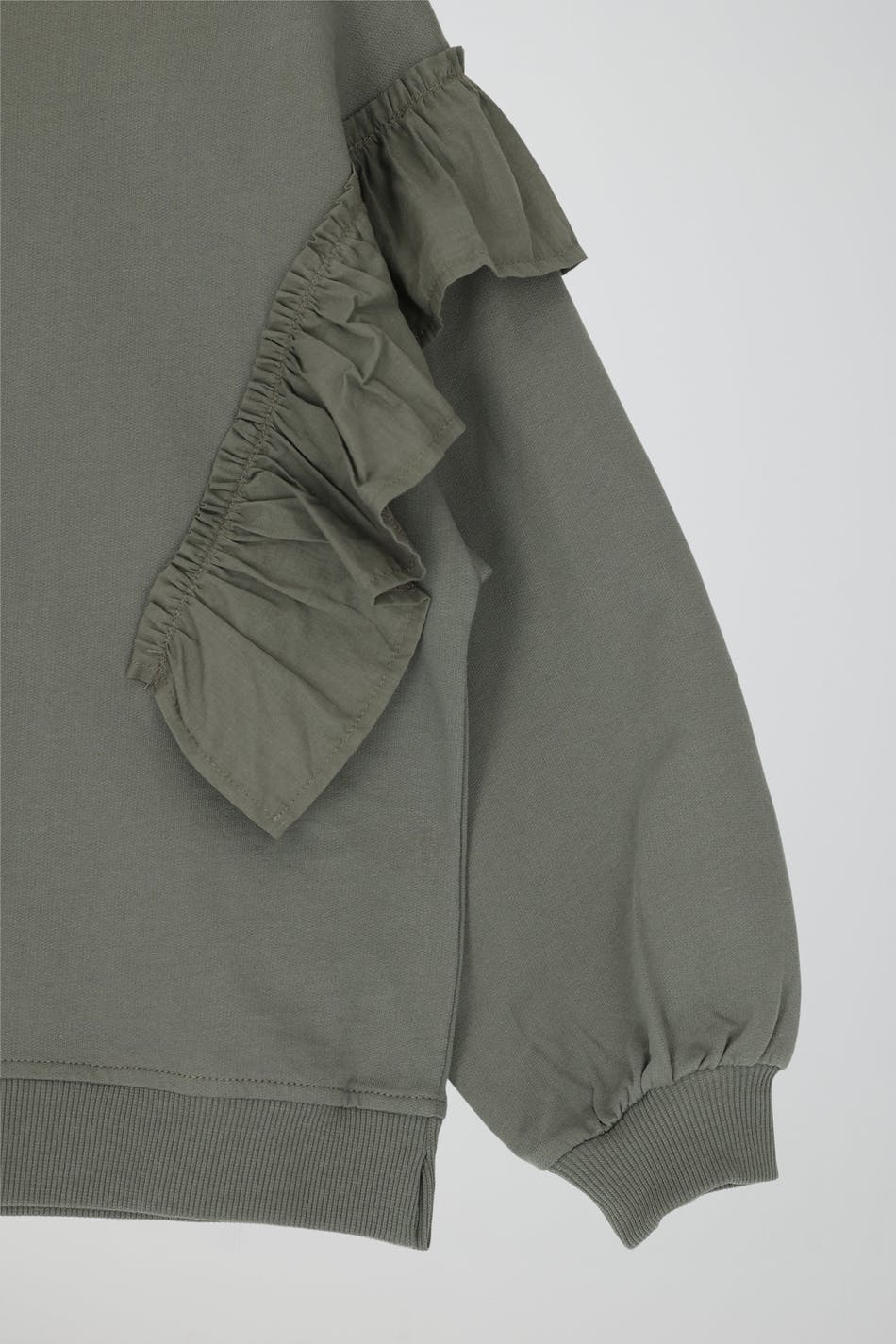 Y frill sweater