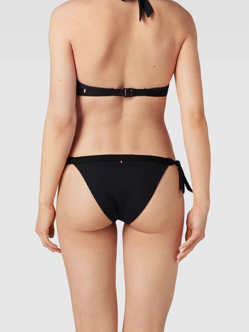 Bikini-Hose mit seitlichen Schnürungen in schwarz