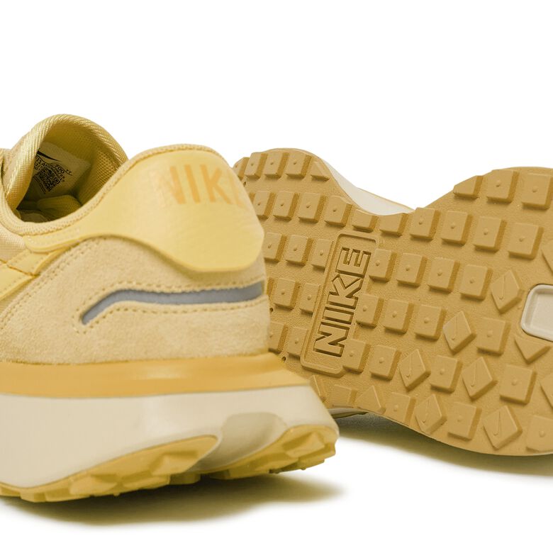 NIKE Wmns Phoenix Waffle 