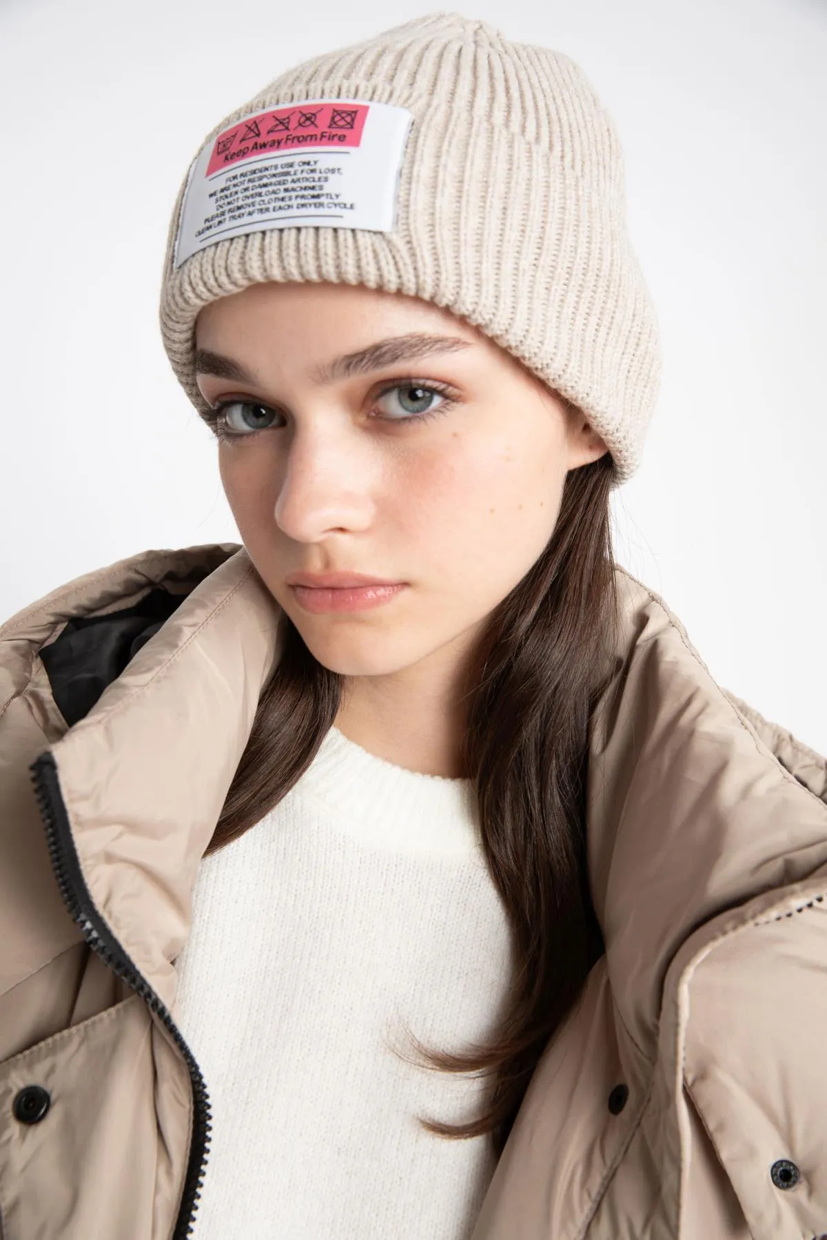DeFacto  Bedruckte Strickmütze für Damen von Label Y1094az23wn