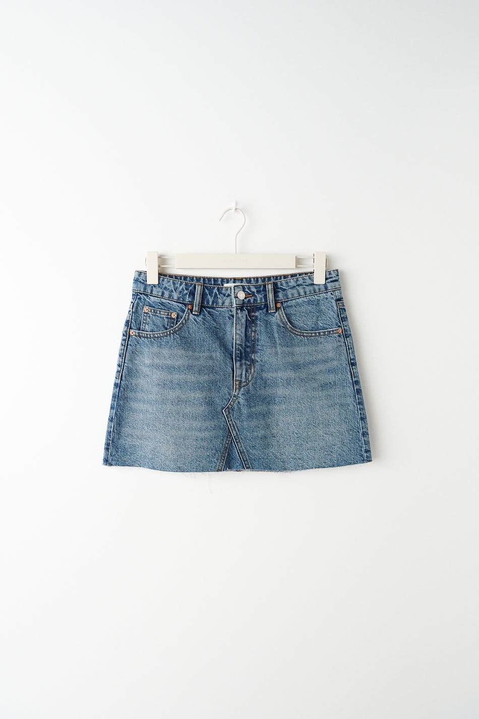 Low vintage denim skirt