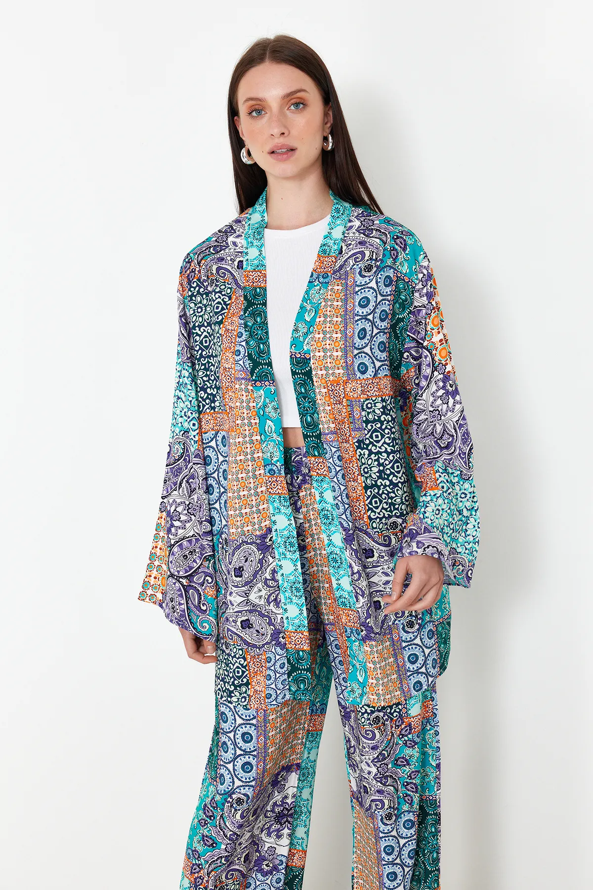 Trendyol Collection  Blauer Kimono mit Schalkragen und weitem Bein, gewebtes Viskoseoberteil und Unterteil TWOSS24AU00026