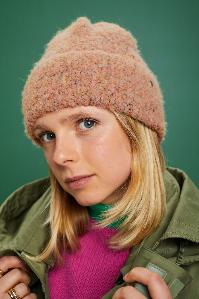 Beanie aus geripptem Bouclé