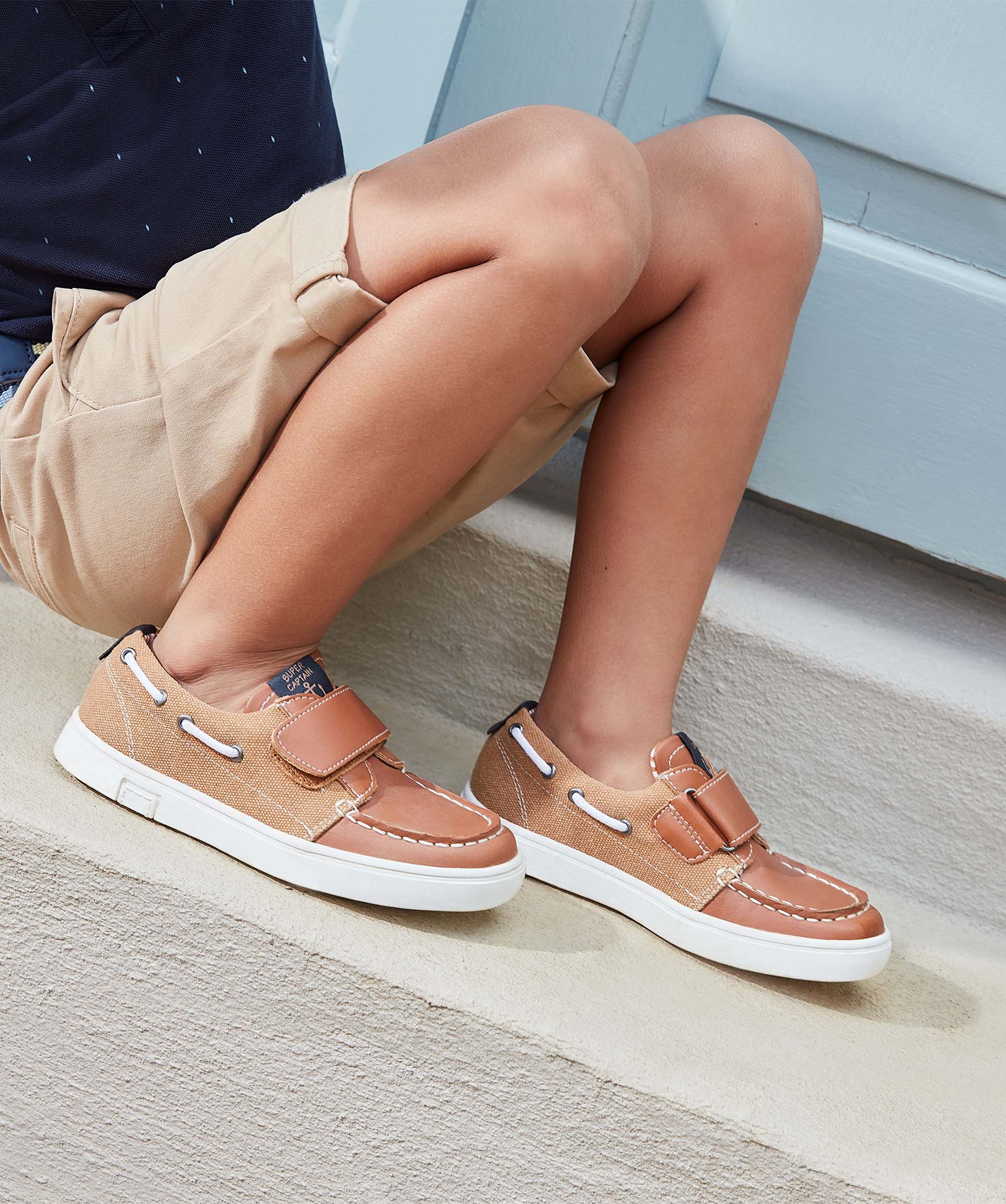 Chaussures bateau Garçon bi-matières à scratch camel | GEMO