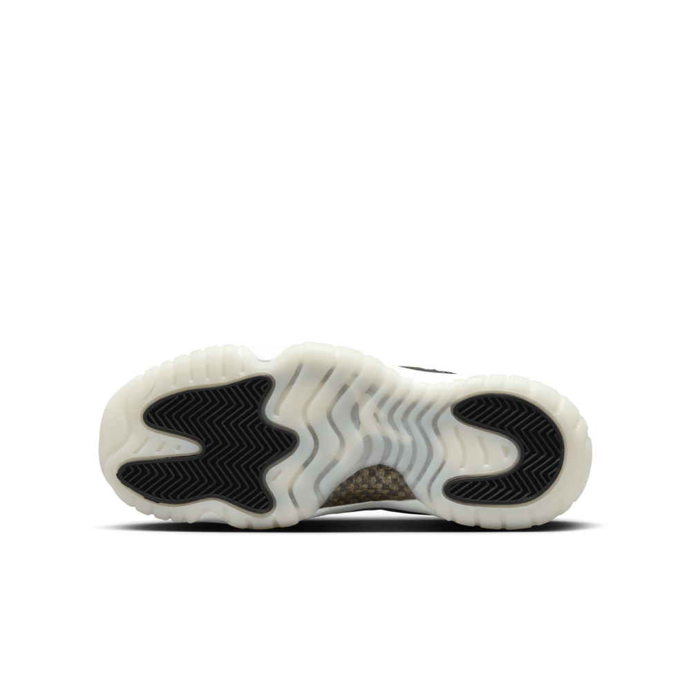 NIKE JORDAN 11 Retro GS 378038-170 / weiss