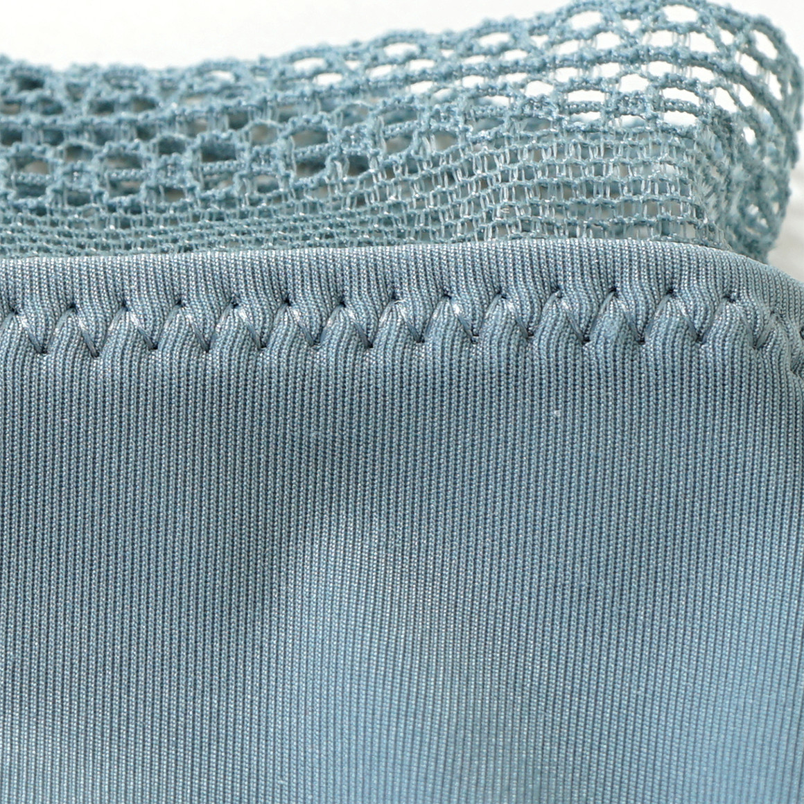 2 Damen Seamless-Strings mit Spitze