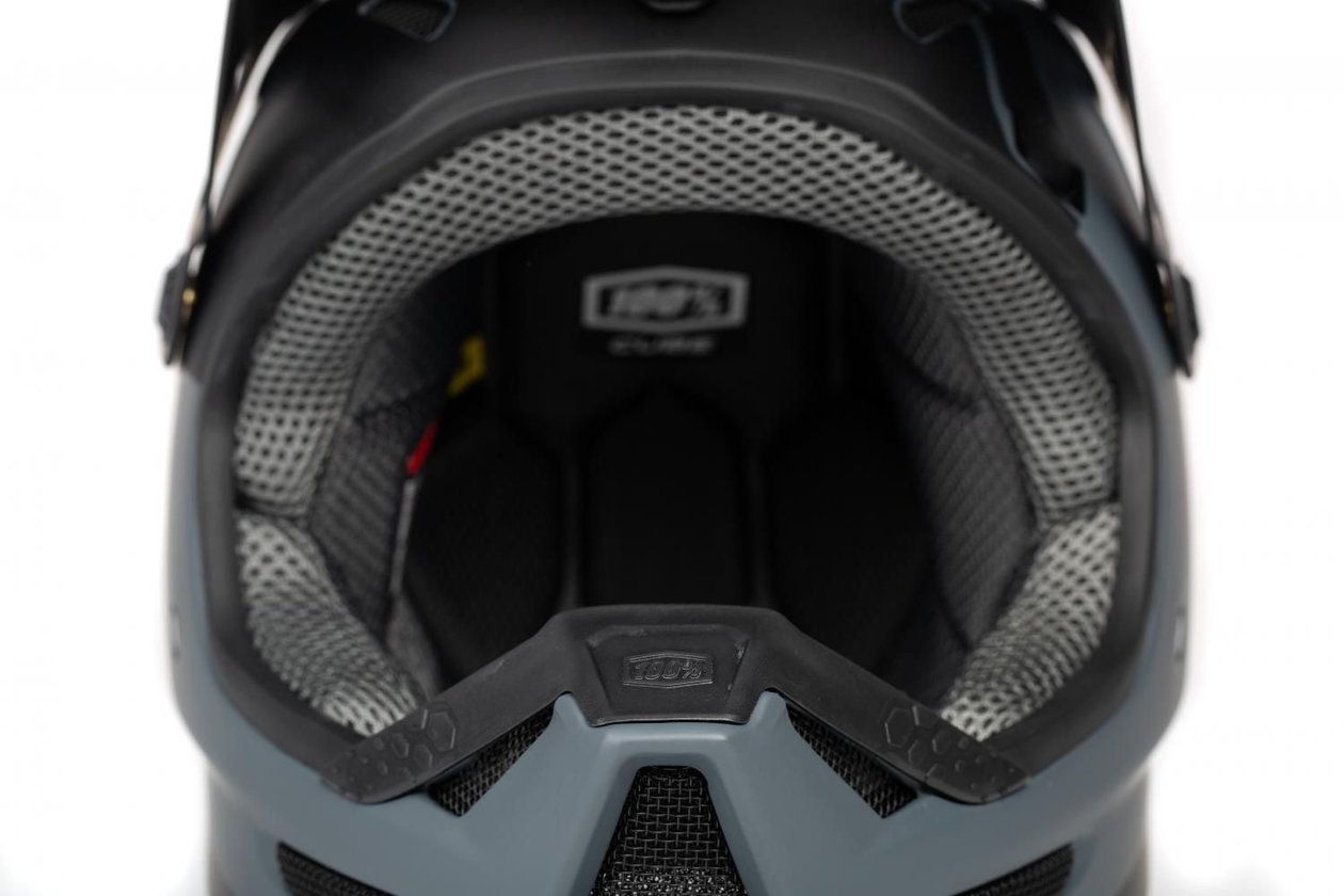 Cube Helm STATUS X 100%