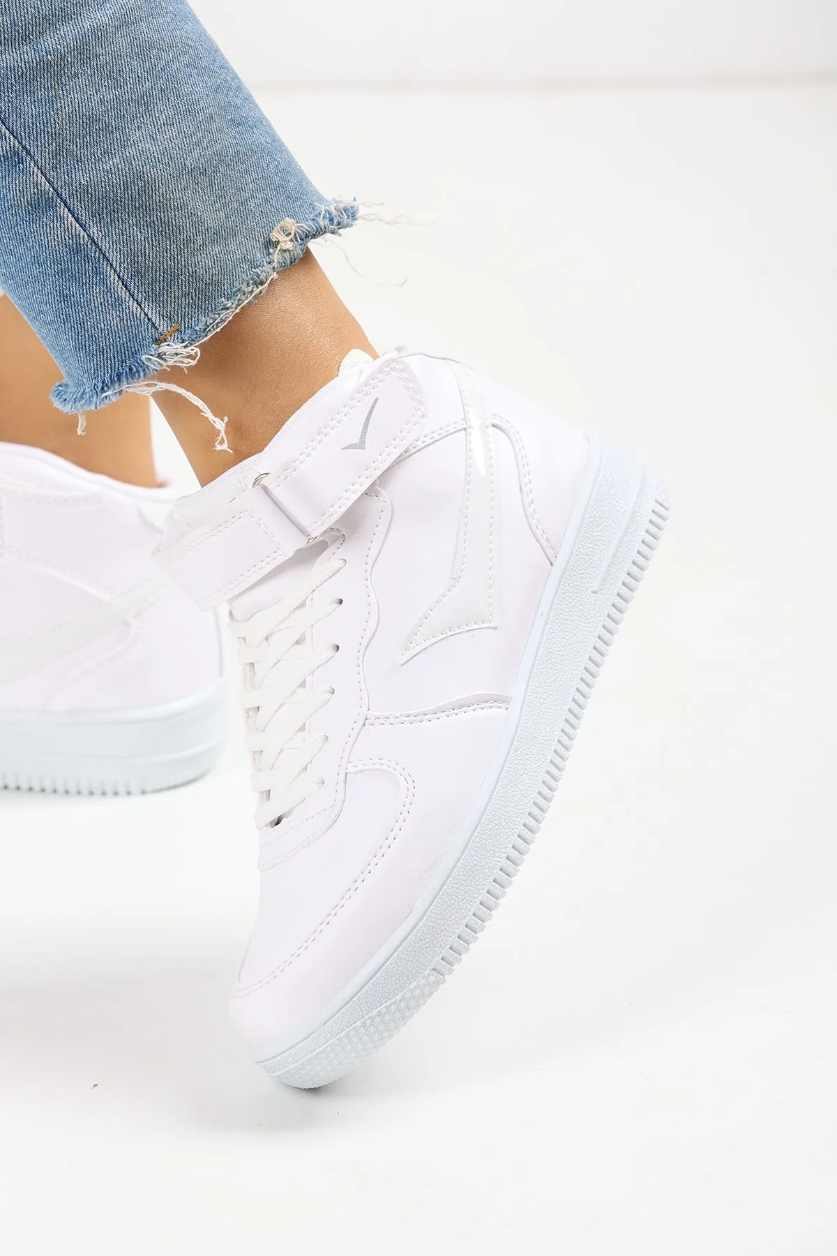 en7  Weiße Unisex Sneakers 2185