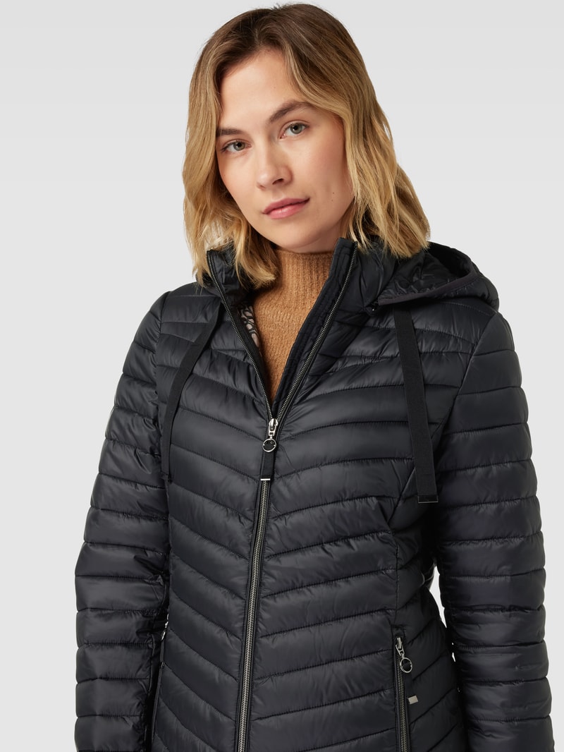 Steppjacke mit Kapuze in schwarz