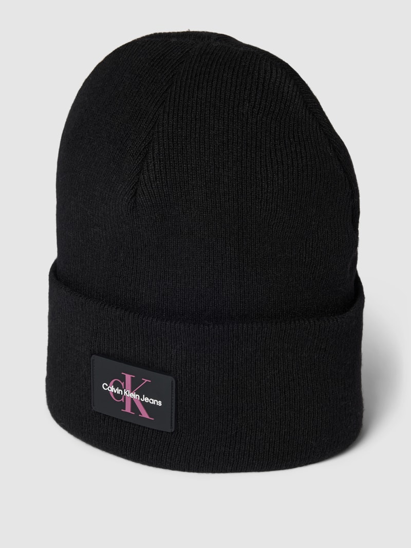 Beanie mit Label-Patch in schwarz