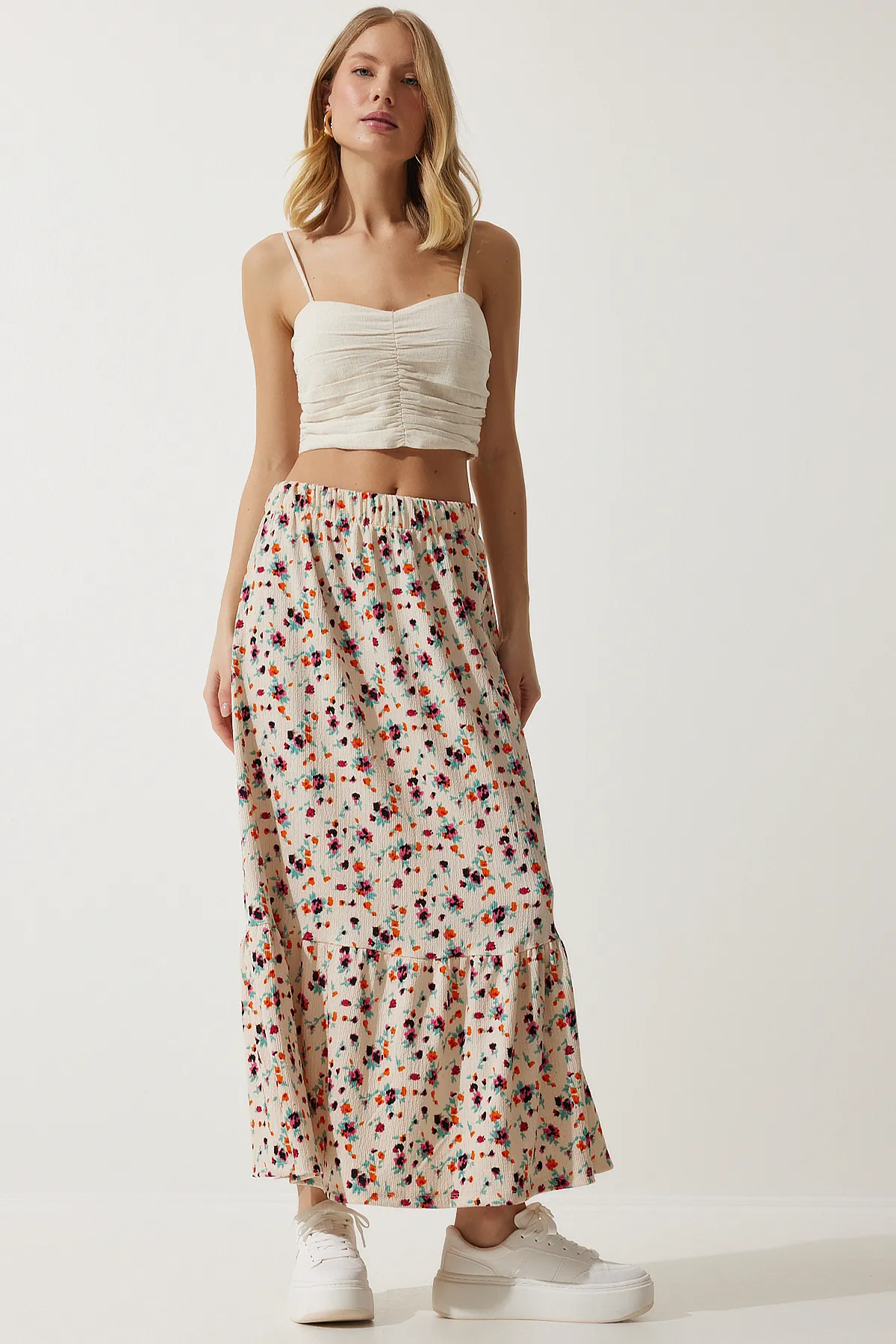 Happiness İstanbul  Cremefarbener Viskoserock mit Volant und Blumenmuster für Damen DD01312