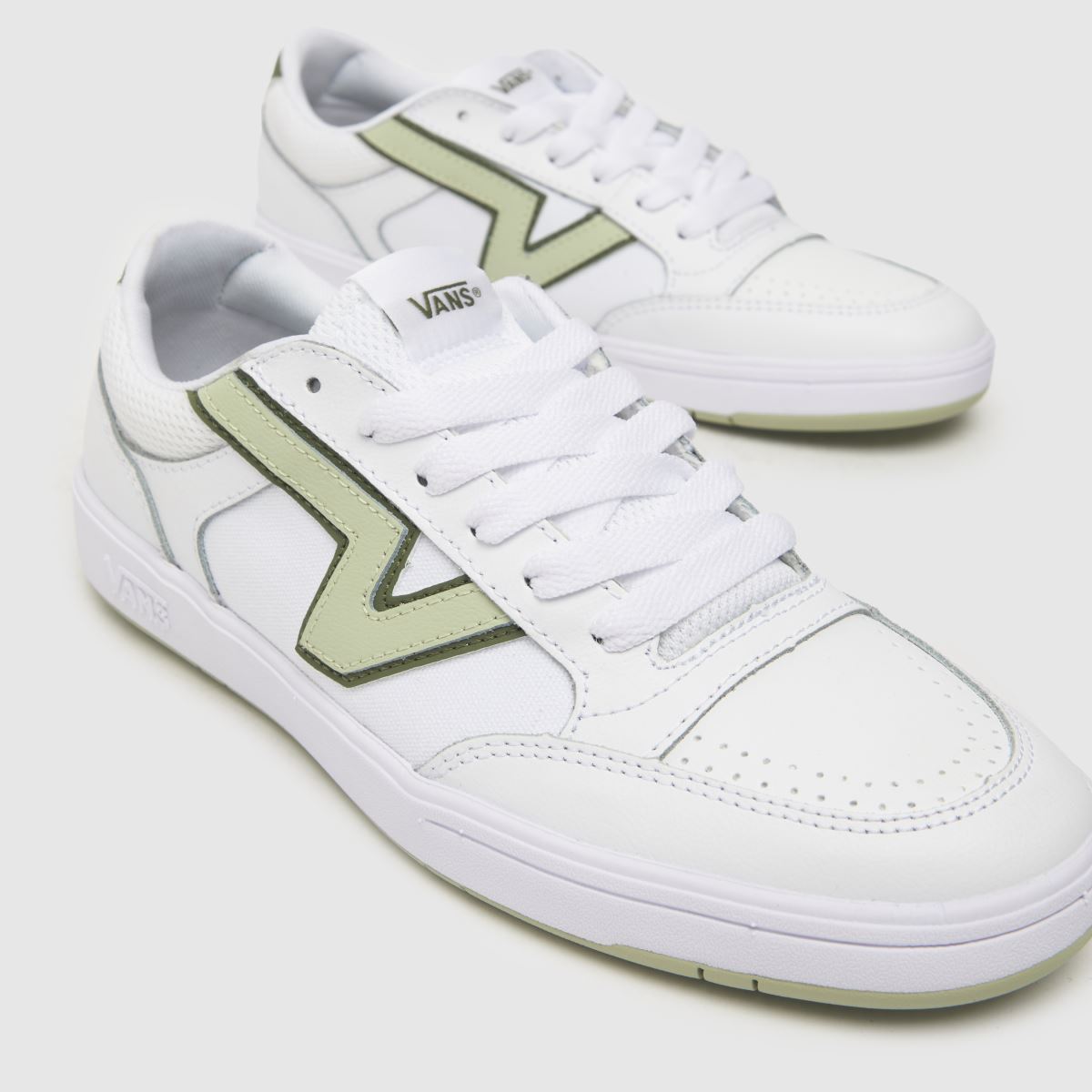 Vans – Lowland – Comfycush-sneakers i vitt och grönt