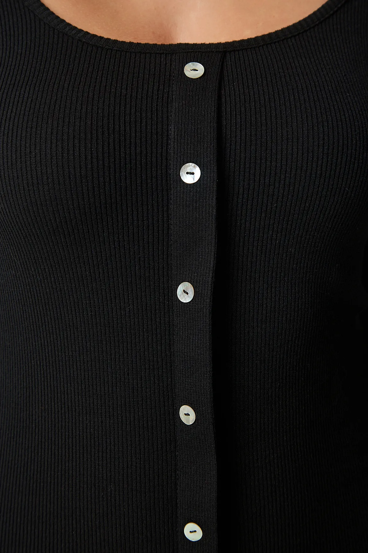 Happiness İstanbul  Schwarzes geripptes Saran-Strickkleid mit Knöpfen und Details für Damen HJ00007