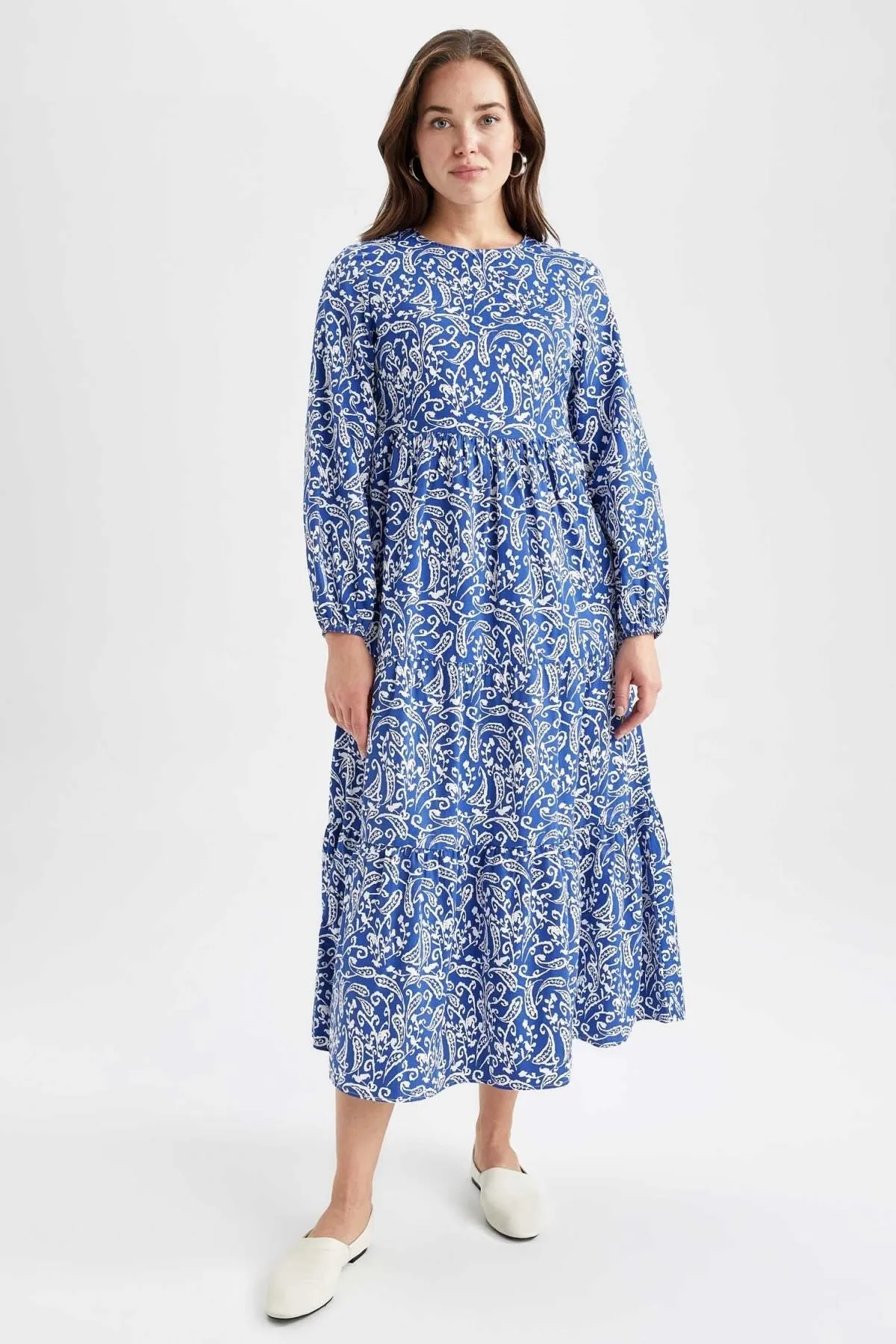 DeFacto  Langärmliges Maxikleid aus geblümtem Popeline mit Rundhalsausschnitt