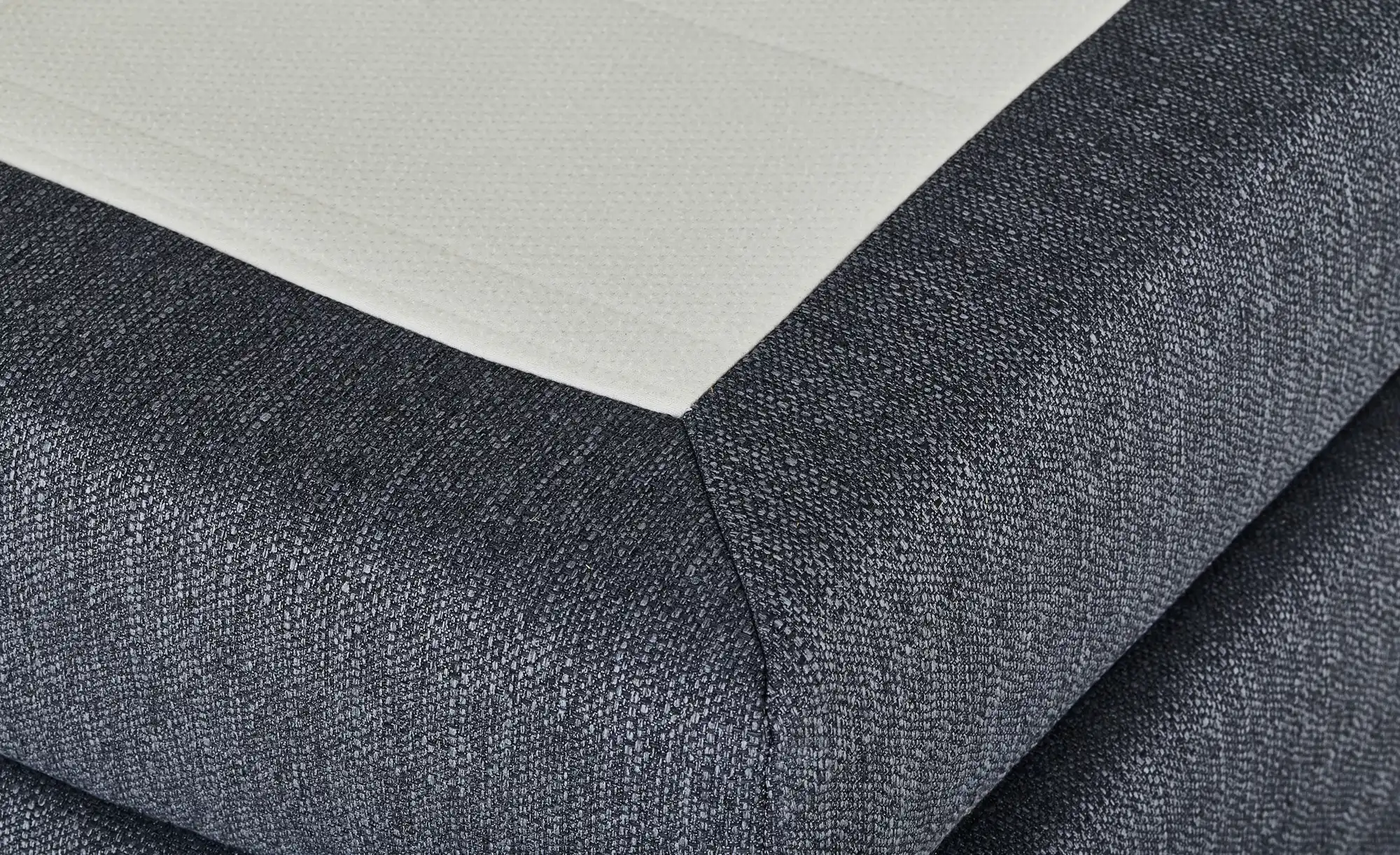 Boxspringbett mit Bettkasten