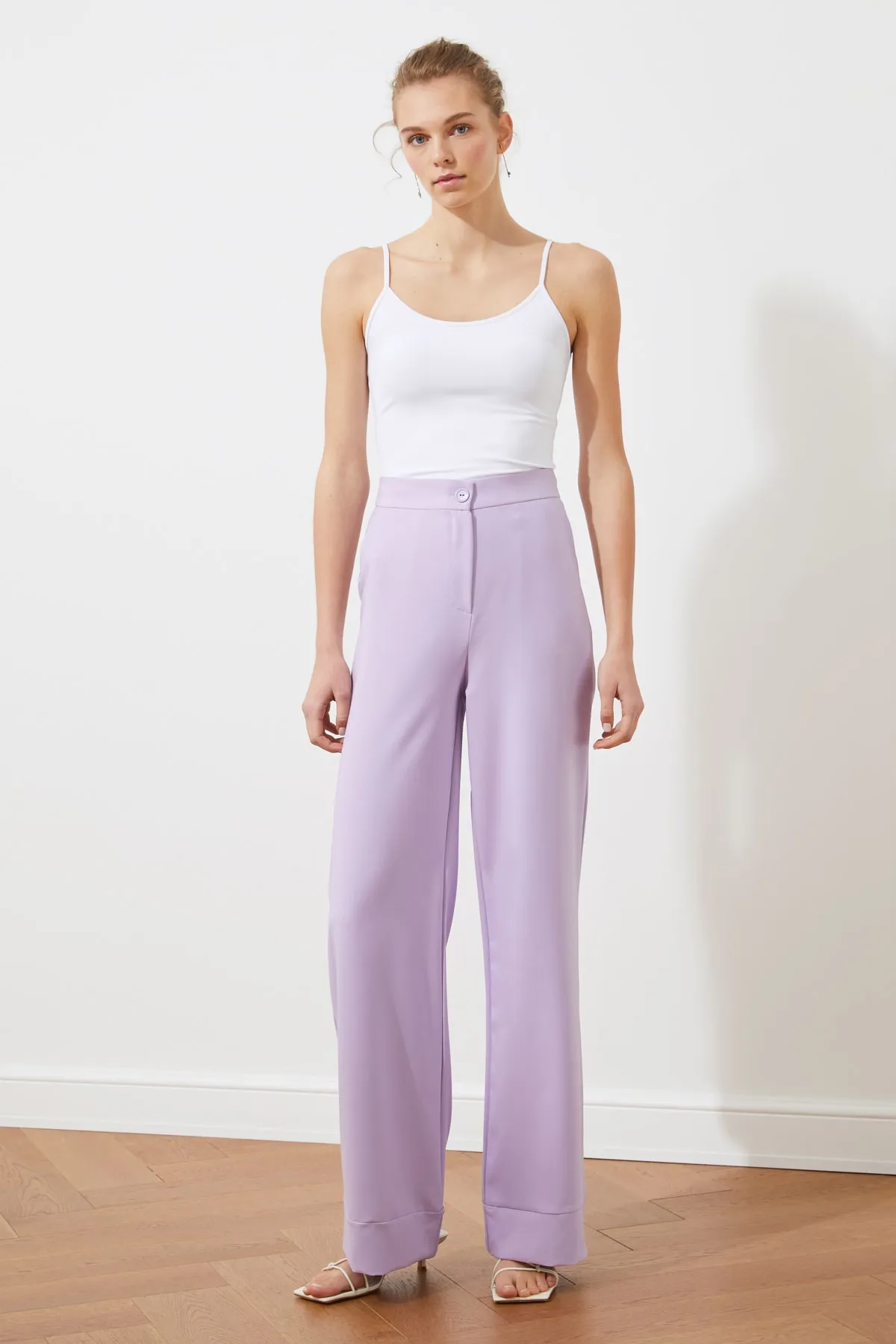 Trendyol Collection  Fliederfarbene Hose mit weitem Bein/Webhose mit weitem Bein TWOSS19ST0179