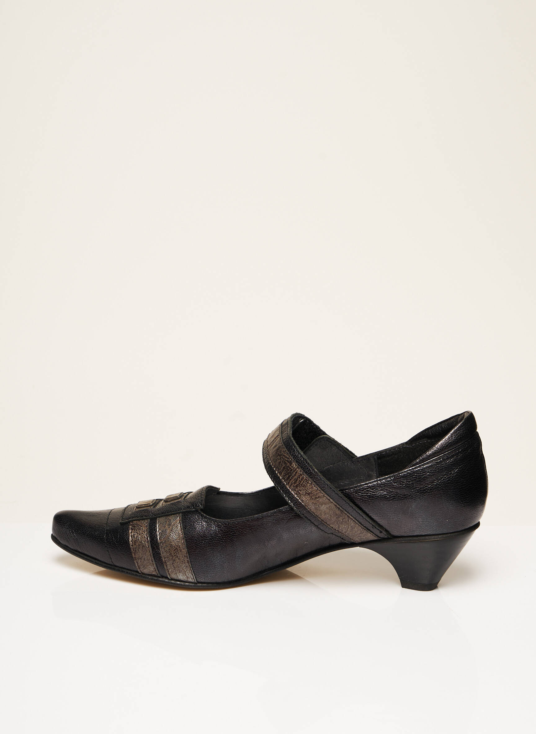 J Metayer Sandales Nu Pieds Femme couleur gris