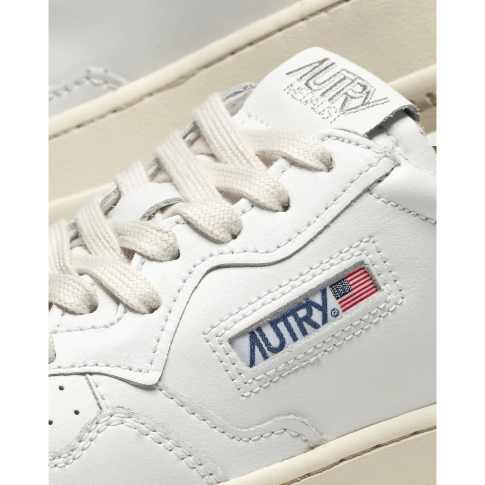 Autry Medalist 01 Low AULWLL16 / weiss