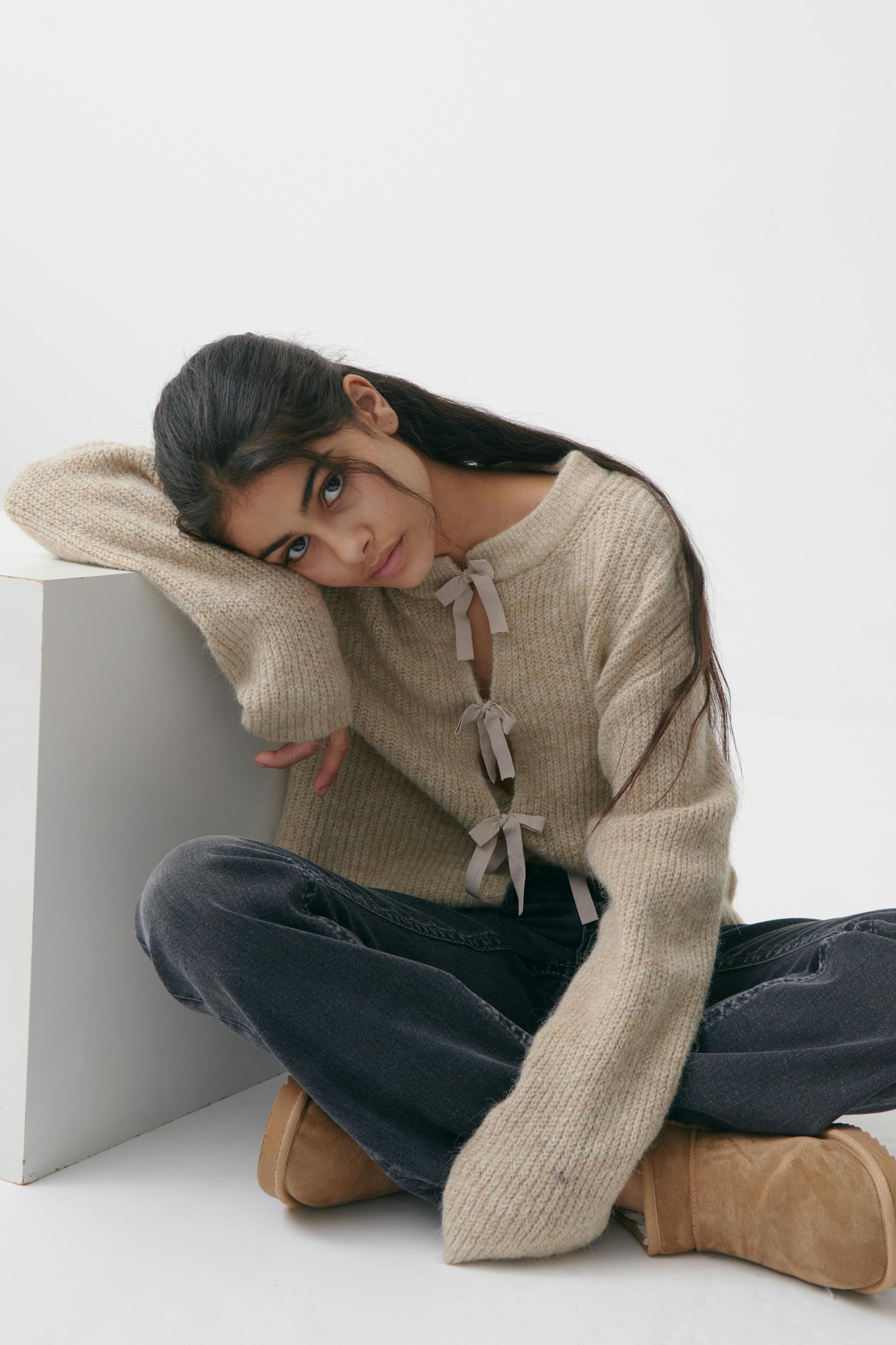 Y bow cardigan