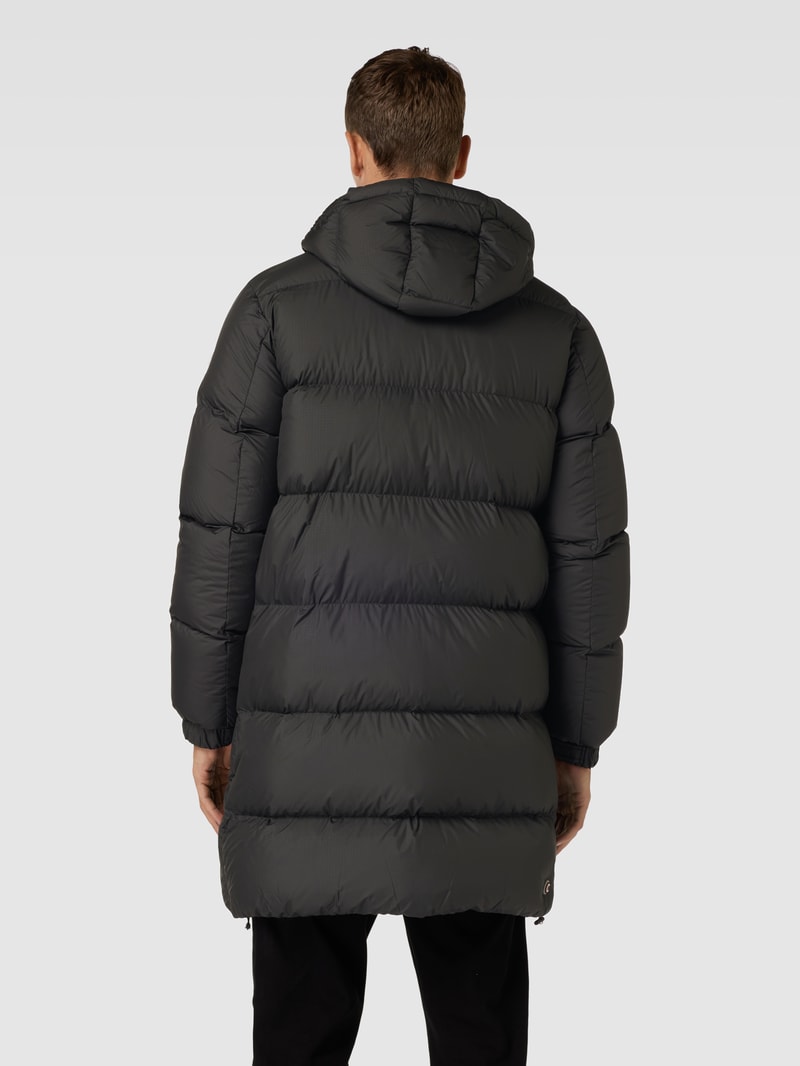 Daunenmantel mit Label-Patch in anthrazit