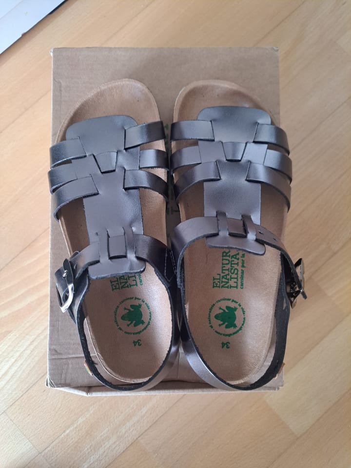 El Naturalista Sandalen 