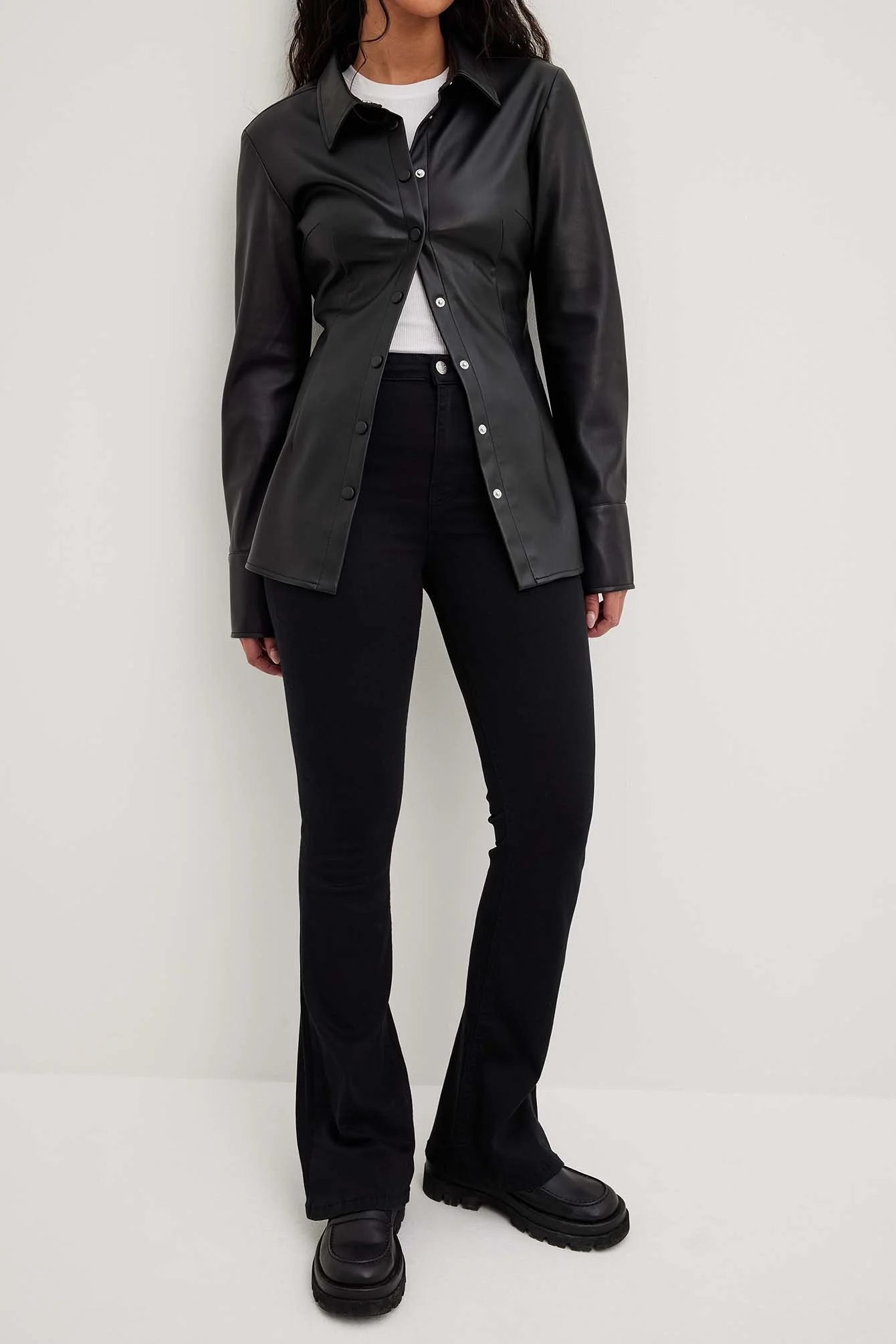 Ausgestellte Stretchjeans mit hoher Taille