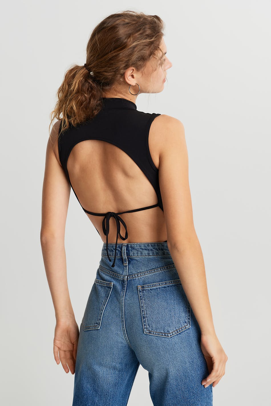 Donna open back body