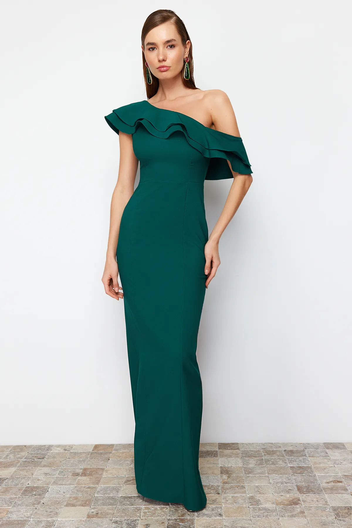 Trendyol Collection  Smaragdgrünes, gewebtes Abendkleid mit Volants TPRSS24AE00066