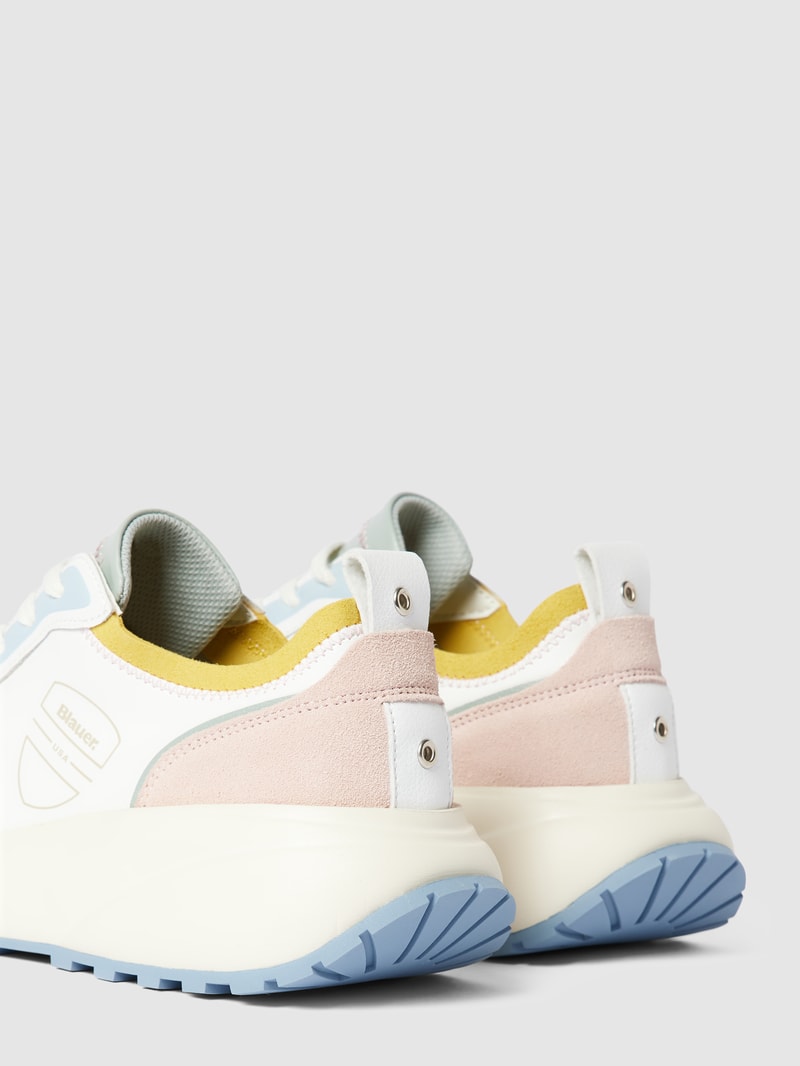 Sneaker mit Label-Detail Modell 'DAISY' in offwhite