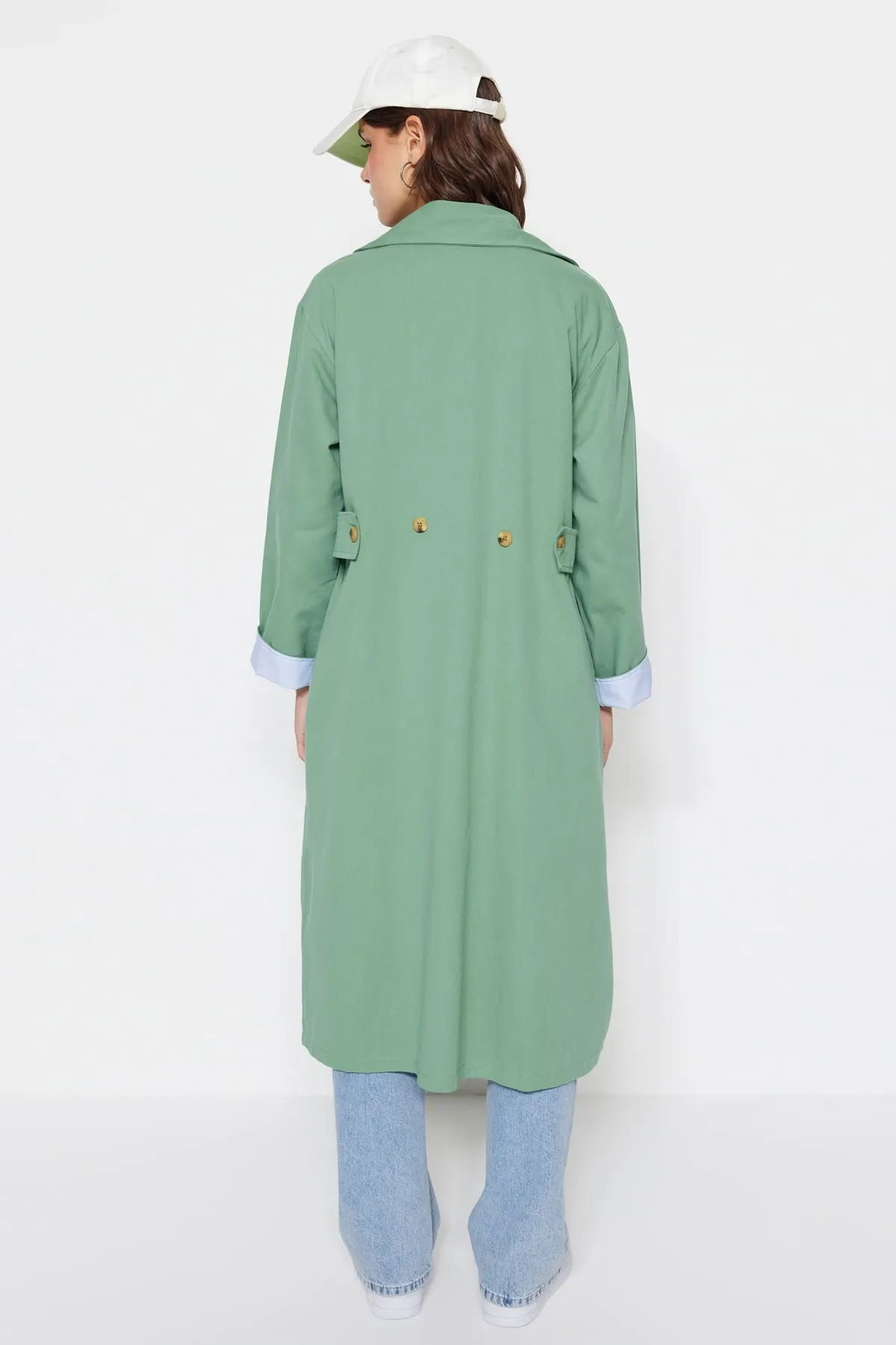 Trendyol Modest  Hellgrüner Gabardine-Trenchcoat mit Ärmeldetail TCTSS23CL00000
