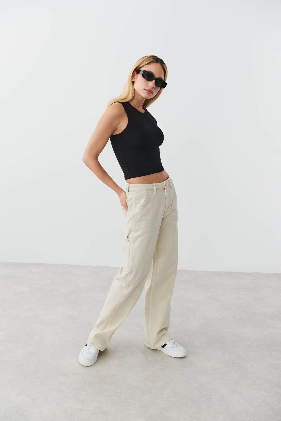 Cropped stretch tank
