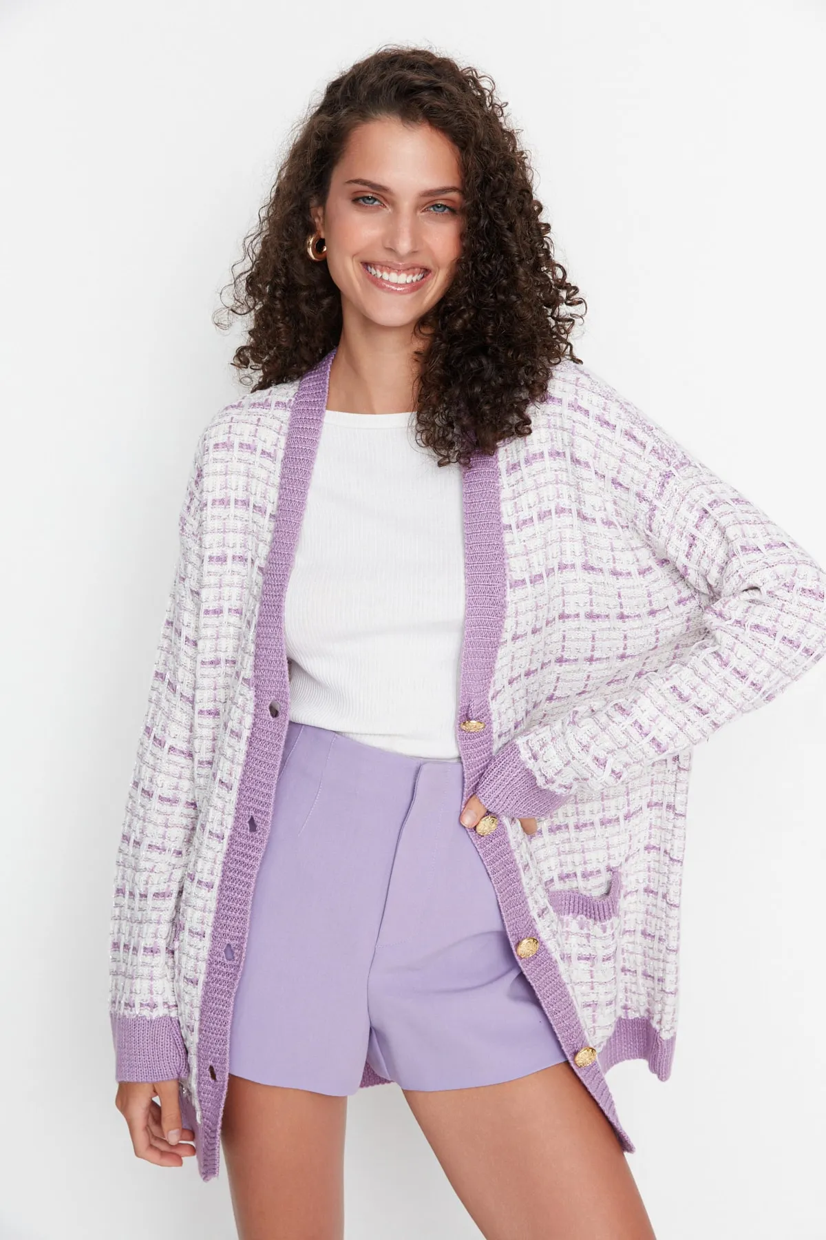 Trendyol Collection  Lilafarbener, weiter Strickcardigan in Tweed-Optik mit Glitzer TWOAW21HI0250