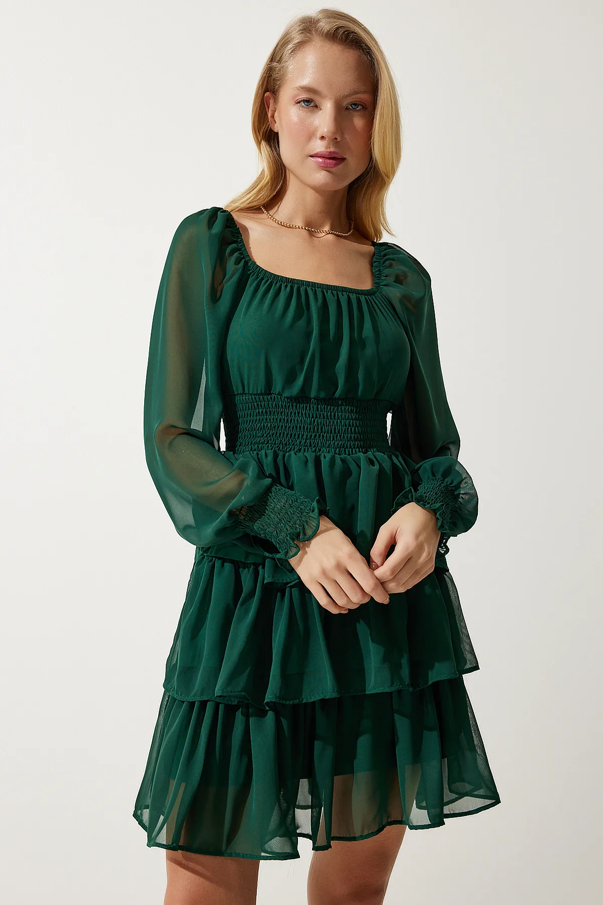 Happiness İstanbul  Smaragdgrünes Volant-Chiffonkleid für Damen DK00168