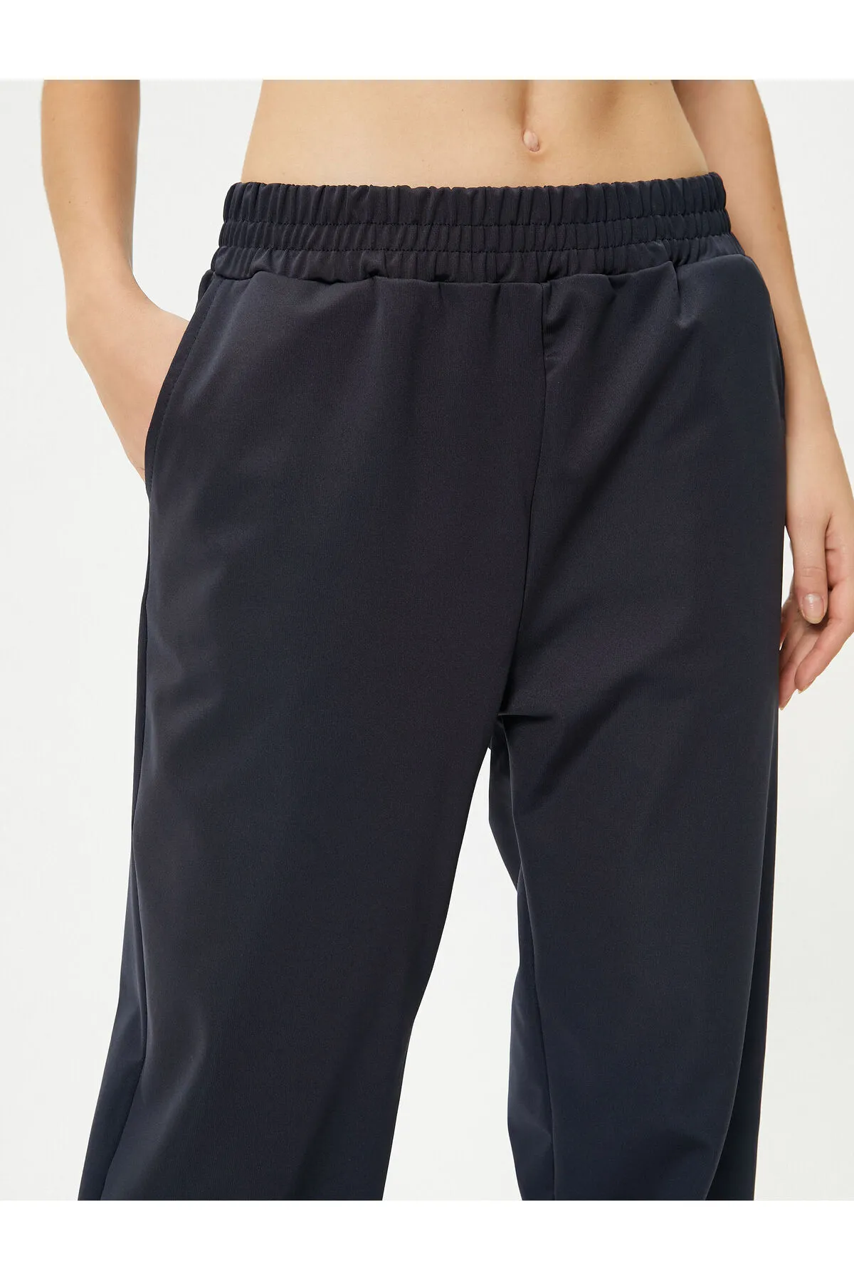 Koton  Sport-Jogger-Jogginghose mit bequemer Passform und Tasche
