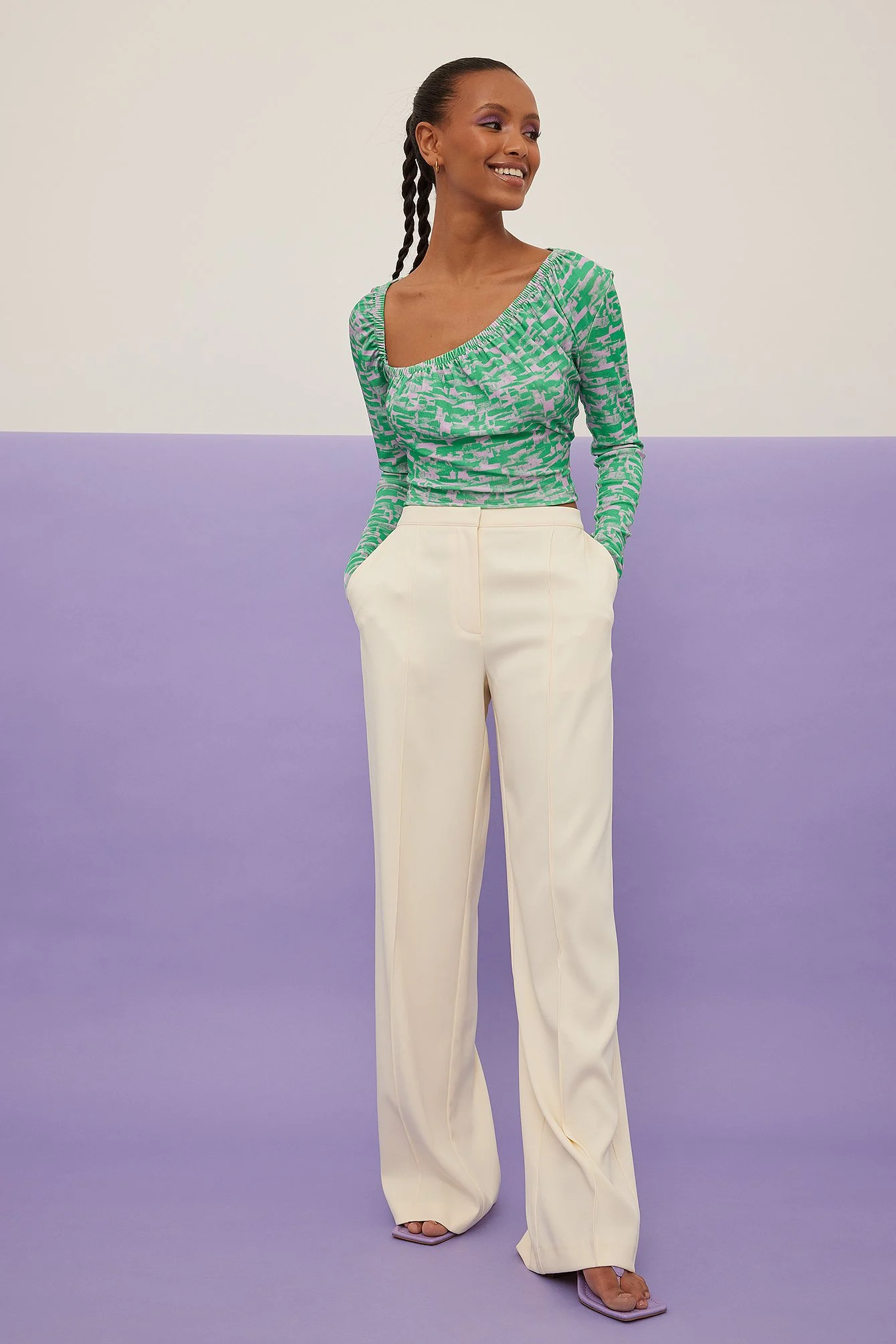 Drapiertes Oberteil mit Cut-out