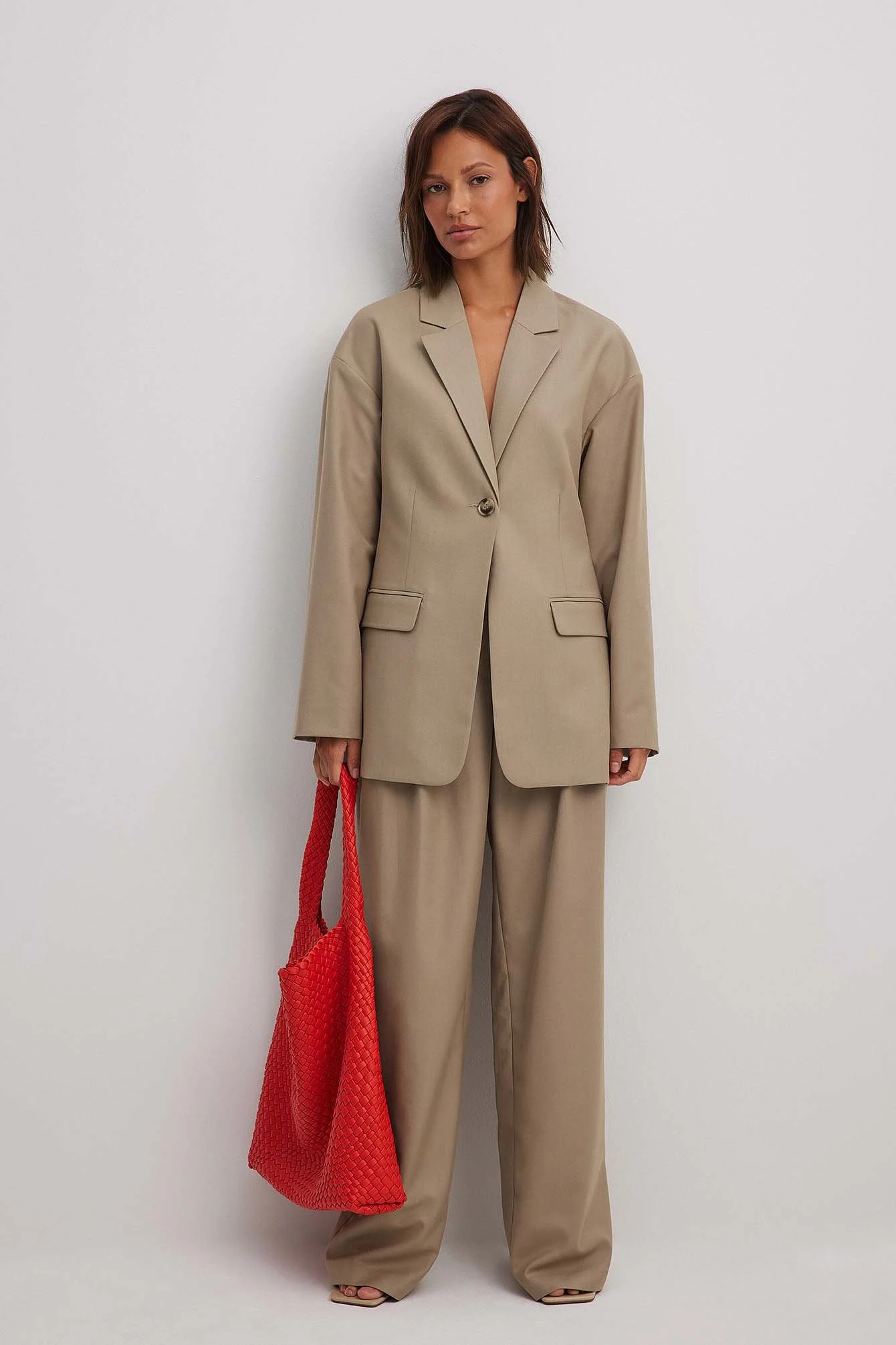 Lässiger Blazer mit überschnittenen Schultern