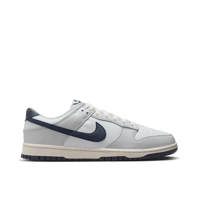 NIKE Wmns Dunk Low 