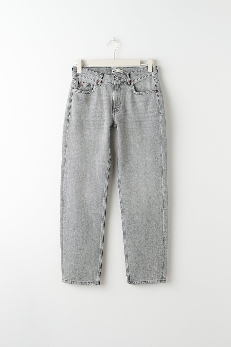 Low straight petite jeans