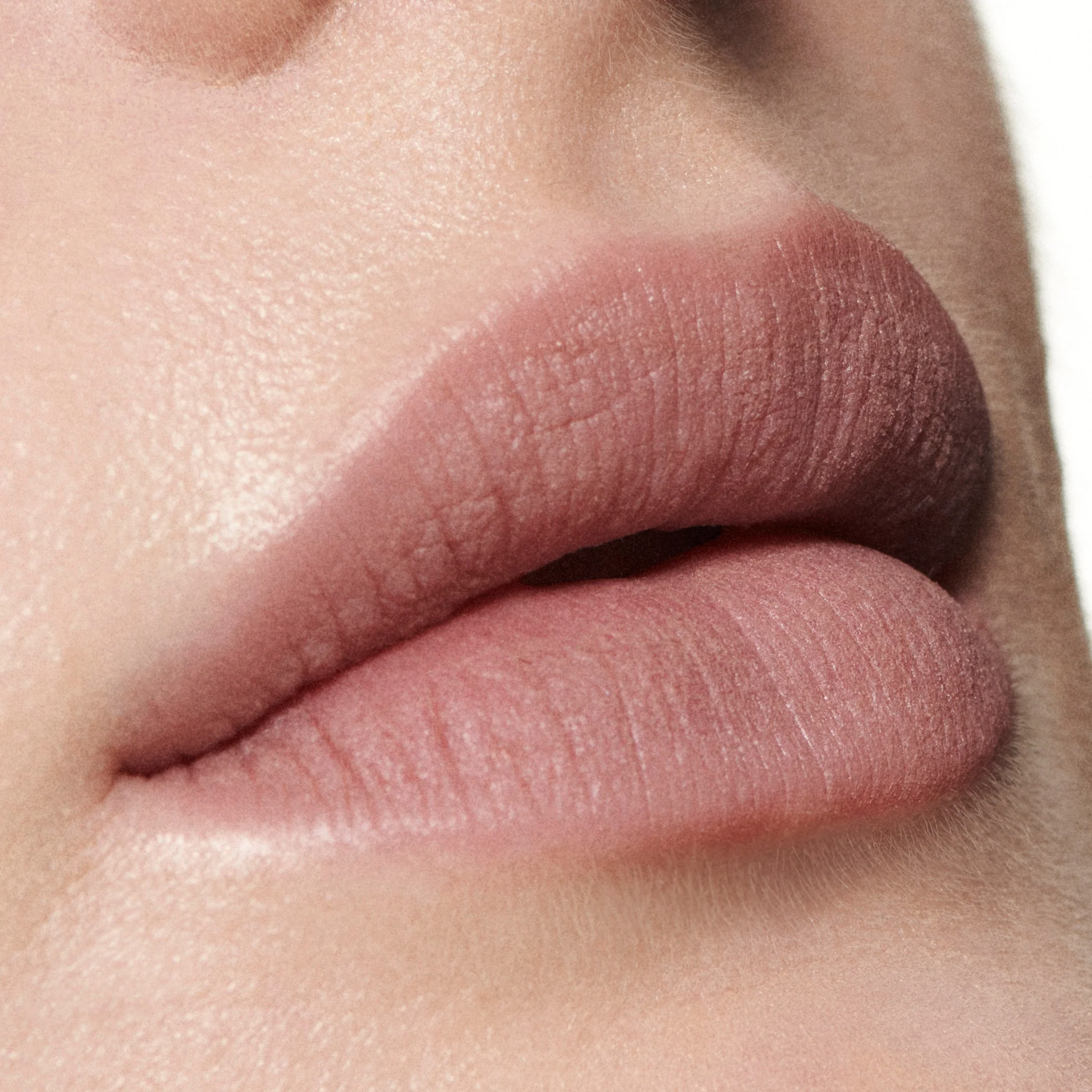 Ruževi za usne u prahu Kiss tekući ruž za usne - Ruž za usne