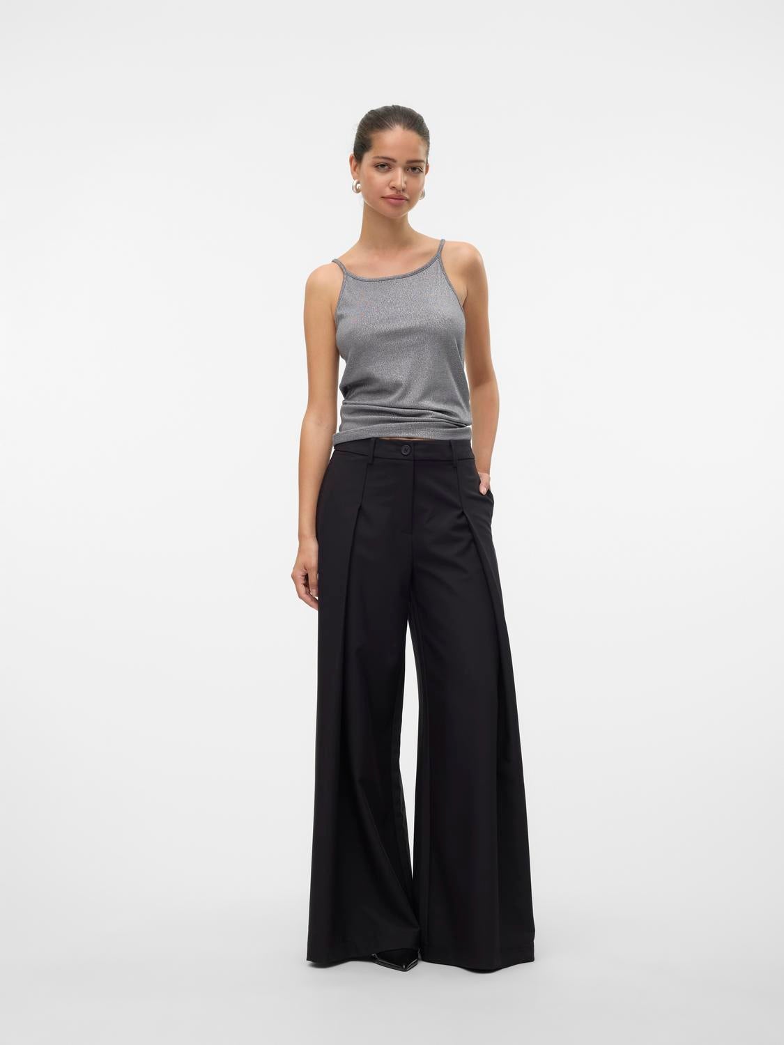 VMNICHOLLE Top