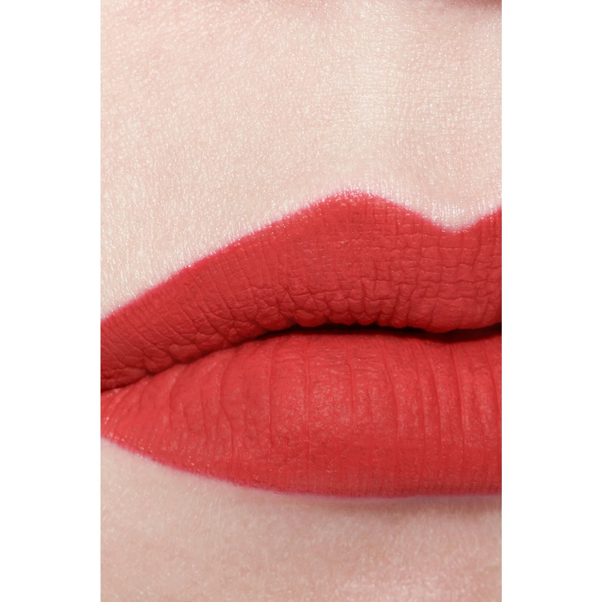 ROUGE ALLURE LIQUID VELVET - O BATOM FLUIDO MATTE INTENSO DE LONGA DURAÇÃO